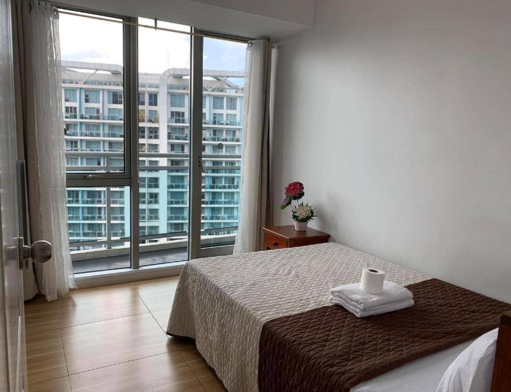 Azure Urban Resort A3 Near Airport Mall With Balcony Wavepool 马尼拉 外观 照片