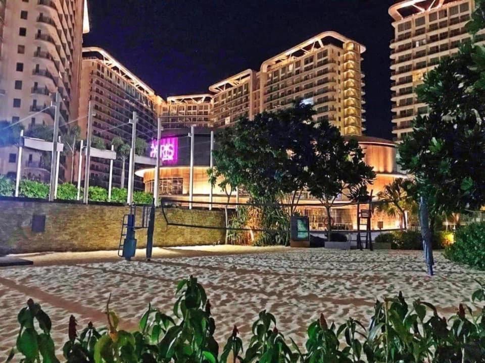 Azure Urban Resort A3 Near Airport Mall With Balcony Wavepool 马尼拉 外观 照片