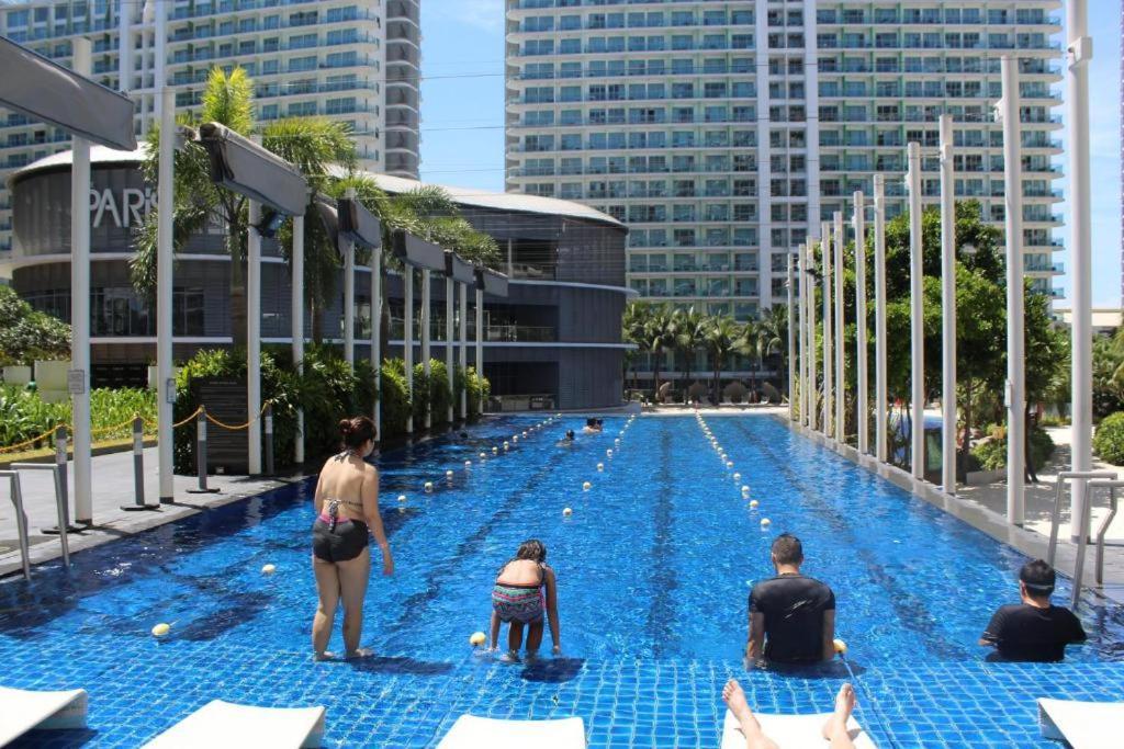Azure Urban Resort A3 Near Airport Mall With Balcony Wavepool 马尼拉 外观 照片