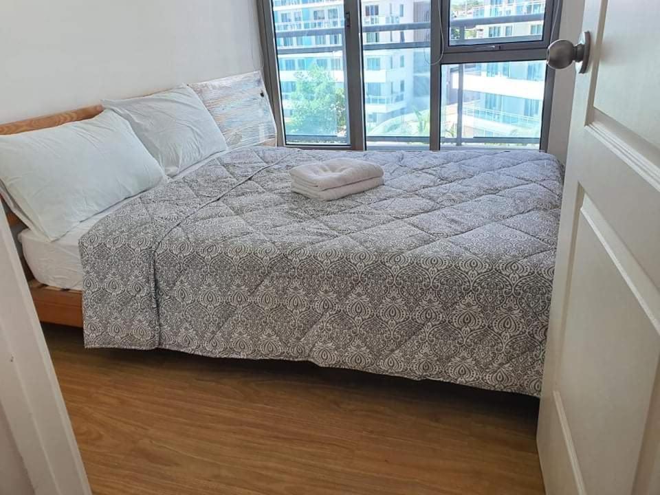 Azure Urban Resort A3 Near Airport Mall With Balcony Wavepool 马尼拉 外观 照片