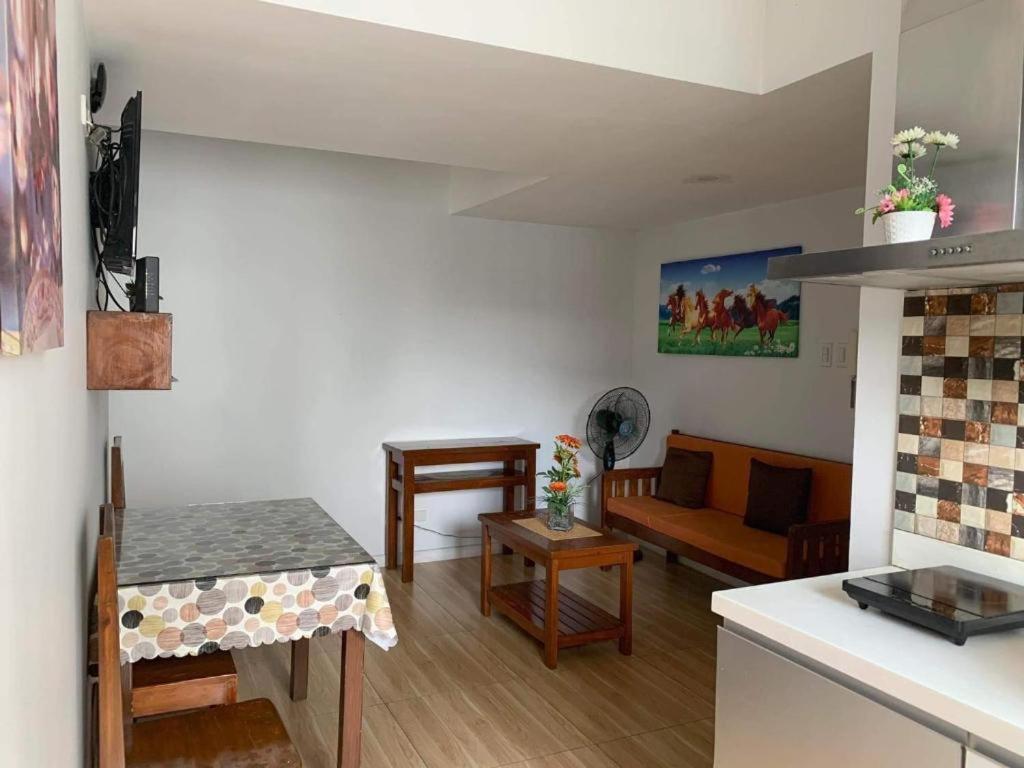 Azure Urban Resort A3 Near Airport Mall With Balcony Wavepool 马尼拉 外观 照片