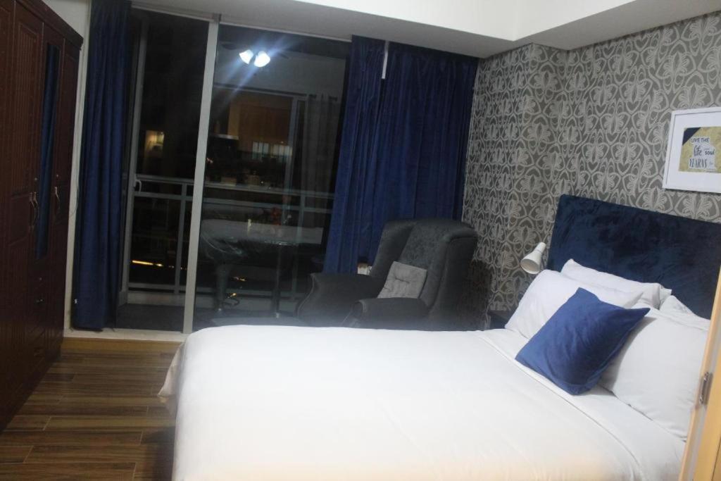 Azure Urban Resort A3 Near Airport Mall With Balcony Wavepool 马尼拉 外观 照片